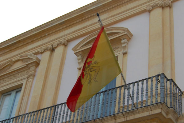 Sicilian_flag_-_Giarre